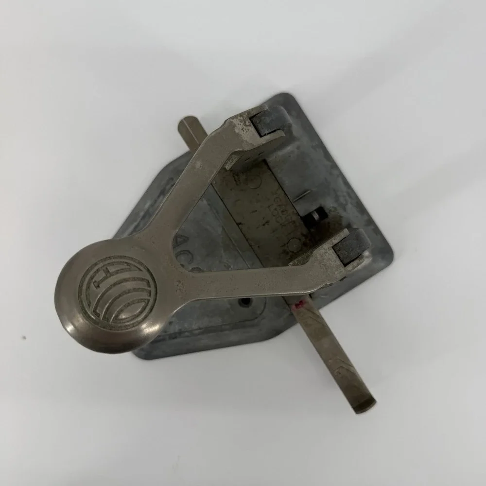Acco Paper Punch, VTG Metal 2 Hole Puncher, Office Holepunch Retro Paper Puncher